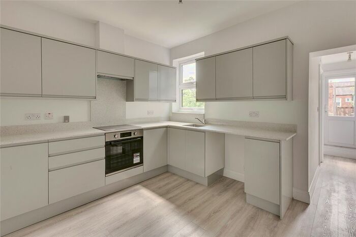 2 Bedroom Flat To Rent In Sirdar Road, London, N22