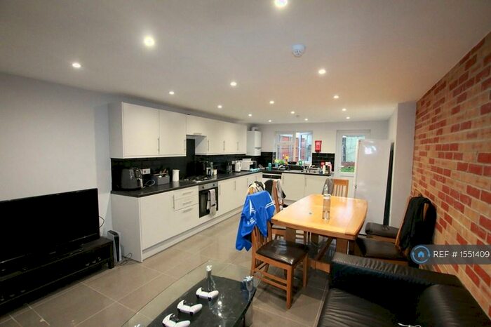 6 Bedroom Terraced House To Rent In De Beauvoir Road, Reading, RG1