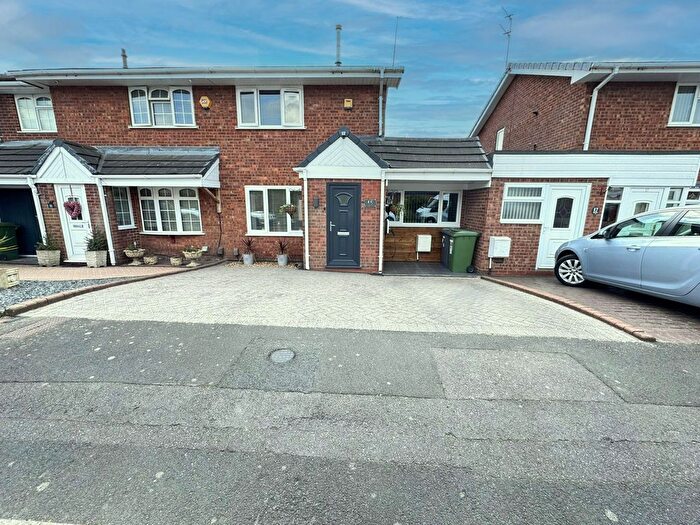3 Bedroom Semi-Detached House For Sale In Marlowe Drive, Willenhall, WV12