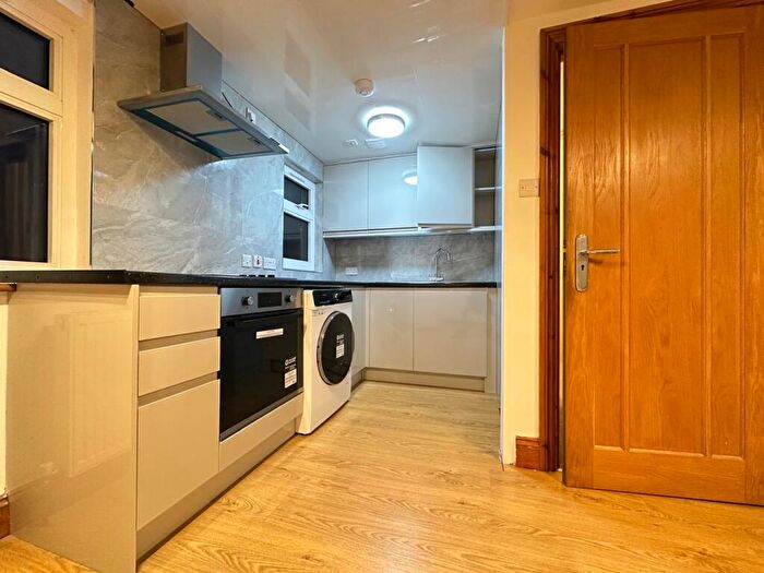 3 Bedroom Flat To Rent In Loretto Gardens, Harrow, HA3