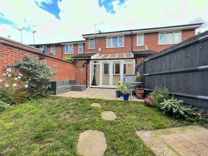 1 Bedroom Flat To Rent In The Canadas, Broxbourne, EN10