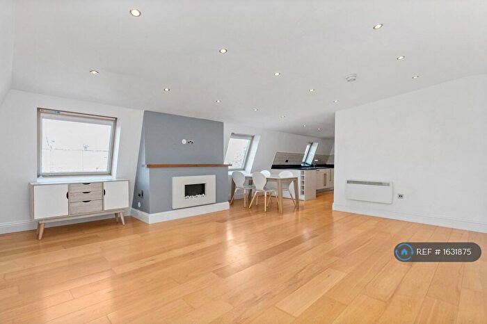 2 Bedroom Flat To Rent In Hazeltree Lodge, London, N13