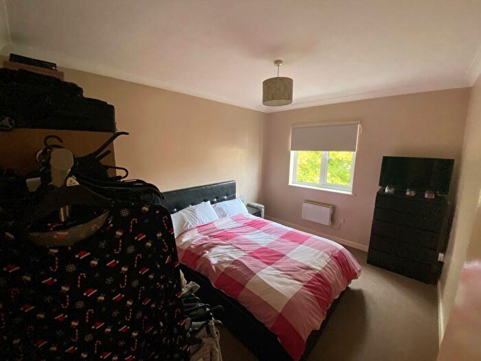 1 Bedroom Flat To Rent In Walled Meadow, Andover, SP10