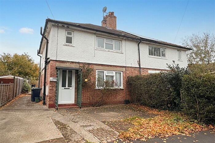 1 Bedroom Flat To Rent In Meadow Lane, OX4