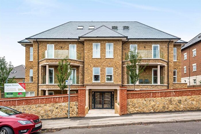 2 Bedroom Flat To Rent In Albury Road, Guildford, GU1