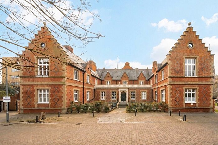 2 Bedroom Flat For Sale In Ritson Road, Hackney, E8