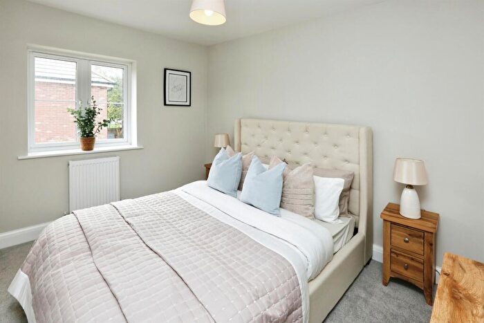 3 Bedroom Semi-Detached House For Sale In Weston Close, Gosport, PO13