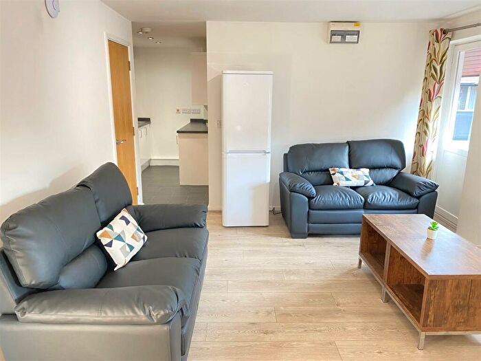 5 Bedroom Flat To Rent In Bed Student Flats, The Forum, Tiverton Way, CB1