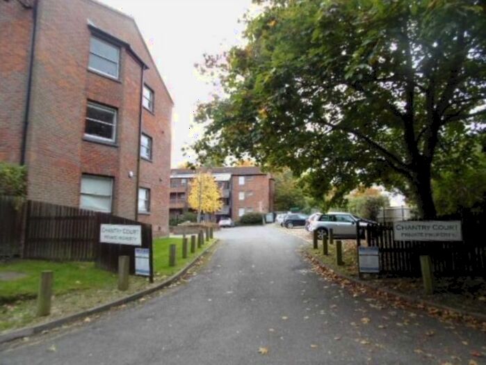 1 Bedroom Flat To Rent In Woods Avenue, Hatfield, AL10