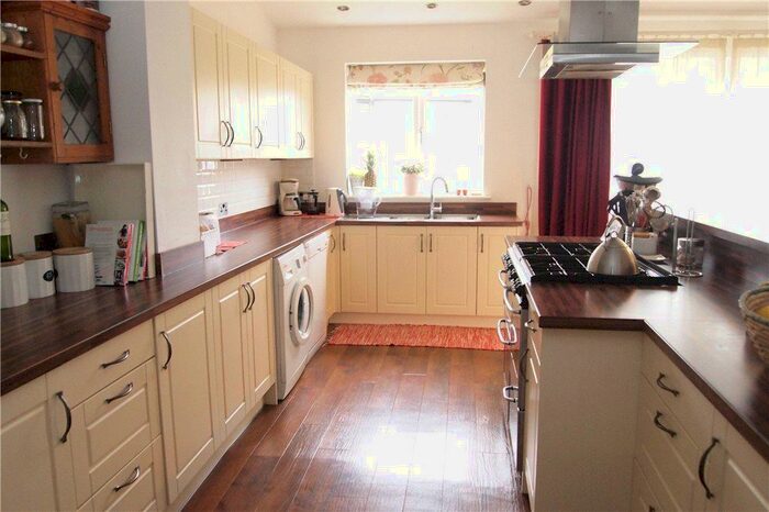 4 Bedroom Semi-Detached House To Rent In Fieldhouse Close, Moortown, Leeds, LS17