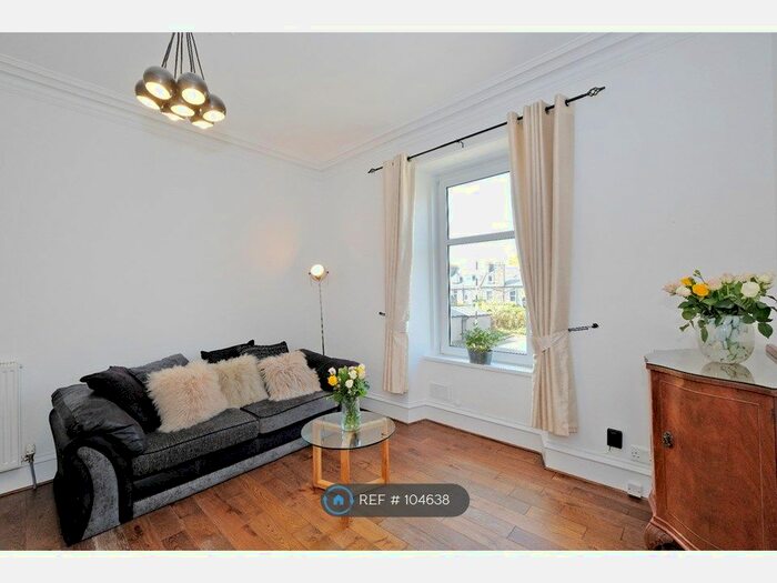 2 Bedroom Flat To Rent In Affleck Place, Aberdeen, AB11