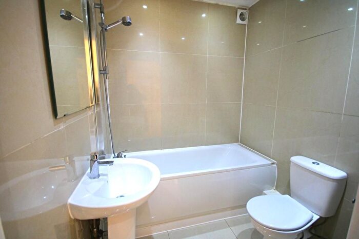 6 Bedroom Property To Rent In Fernbank Avenue, Wembley, Middlesex, HA0