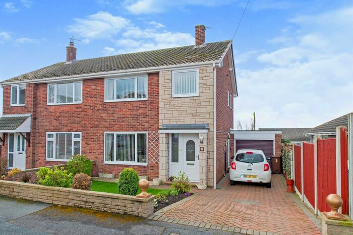 3 Bedroom Semi-Detached House For Sale In Sandal Rise, Thorpe Audlin, Pontefract, WF8