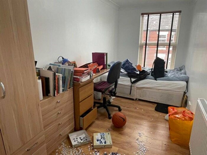 5 Bedroom Private Hall To Rent In Standish Road (), Fallowfield, Manchester, M14