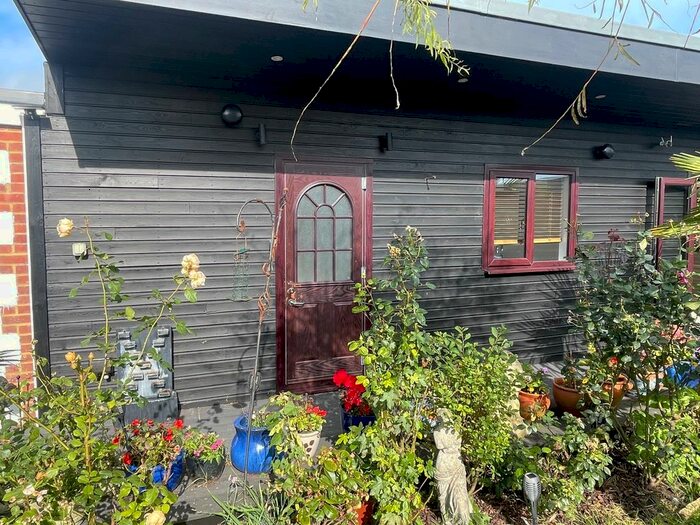 1 Bedroom Flat To Rent In Outlook Avenue, Peacehaven, BN10