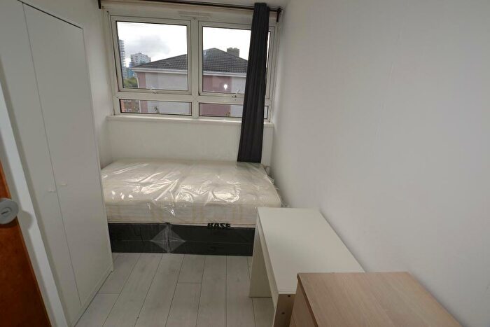 1 Bedroom Maisonette To Rent In Broomfield Street, London, E14