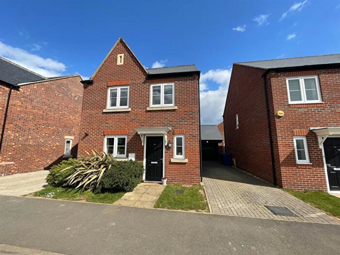 4 Bedroom Detached House For Sale In Izzard Road, Upper Heyford, Bicester, OX25