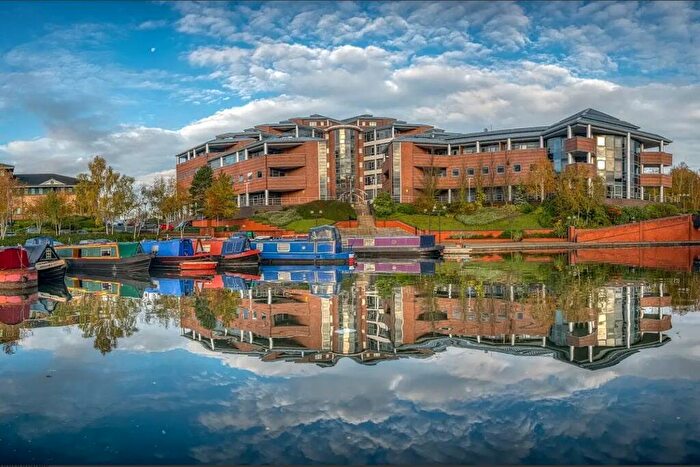 1 Bedroom Apartment To Rent In The Landmark, Waterfront West, DY5