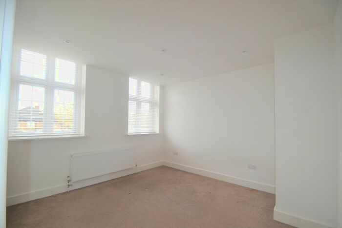 1 Bedroom Flat To Rent In Leighton House, Darkes Lane, Potters Bar EN6