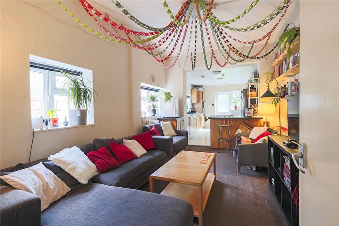 6 Bedroom Flat To Rent In Rossiter Road, Balham, London, SW12