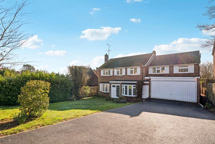 5 Bedroom Detached House For Sale In Holts Green, Great Brickhill, Buckinghamshire, MK17