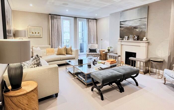 3 Bedroom Terraced House To Rent In Dorset Mews, Belgravia, London, SW1X