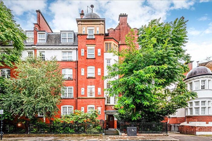 1 Bedroom Flat To Rent In Flaxman Court, Bloomsbury, WC1H
