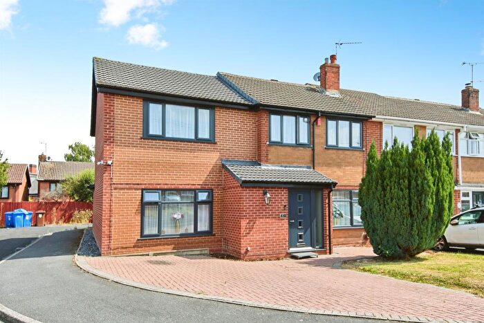5 Bedroom Semi-Detached House For Sale In Poplars Road, Burton-On-Trent, DE13