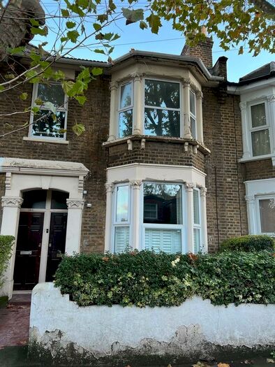 1 Bedroom Flat To Rent In Trelawn Road, London, E10