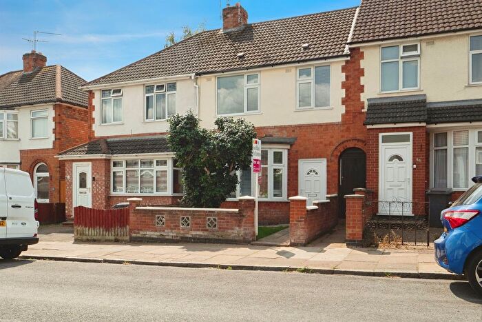 3 Bedroom Terraced House For Sale In Burnaston Road, Leicester, LE2