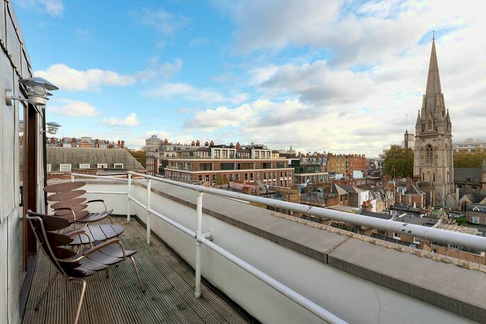 3 Bedroom Flat To Rent In Dukes Lane, London, W8