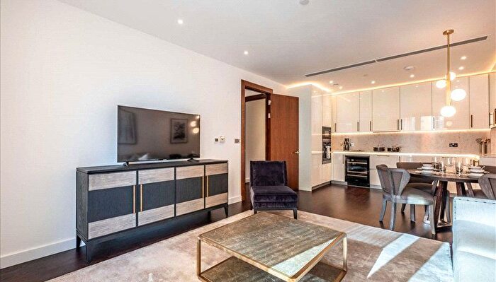 3 Bedroom Flat To Rent In Charles Clowes Walk, London, SW11