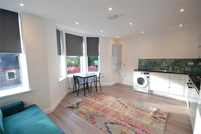 2 Bedroom Flat To Rent In Colum Road, Cathays, Cardiff, CF10