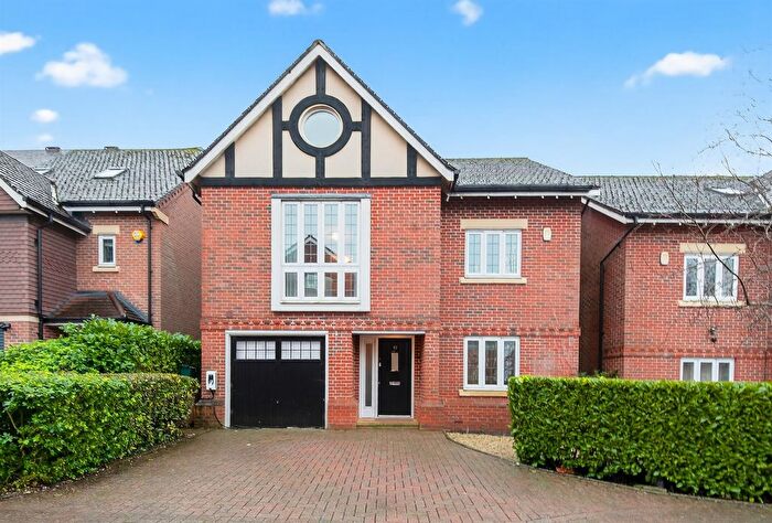 4 Bedroom Detached House For Sale In Poplar Close, Epsom, KT17