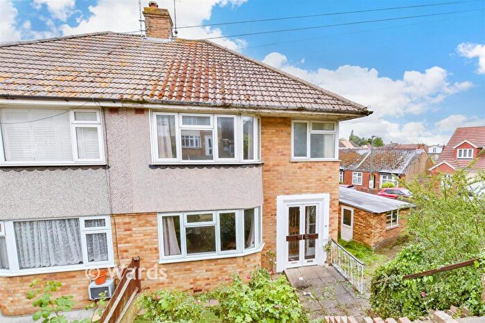 3 Bedroom Semi-Detached House For Sale In Maidstone Road, Rainham, Gillingham, Kent, ME8