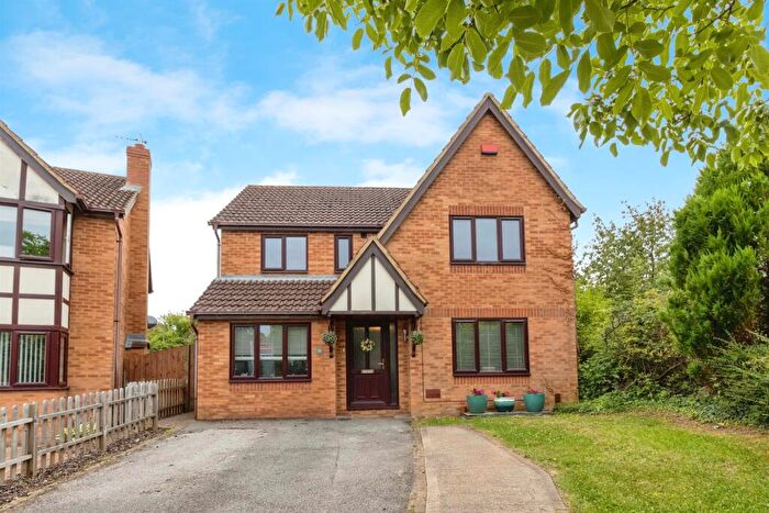 4 Bedroom Detached House For Sale In Isaacson Drive, Wavendon Gate, Milton Keynes, MK7