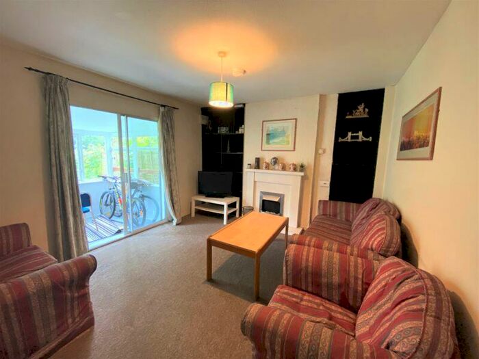 4 Bedroom Semi-Detached House To Rent In Barcombe Road, Brighton, BN1