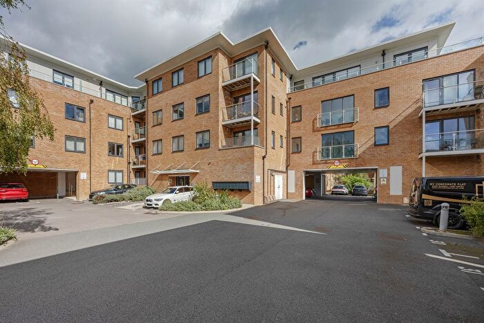 1 Bedroom Flat For Sale In Sovereign Walk, Horley, RH6