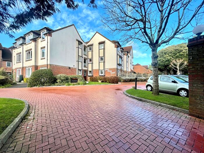1 Bedroom Property To Rent In Park View Court, Bournemouth, BH8