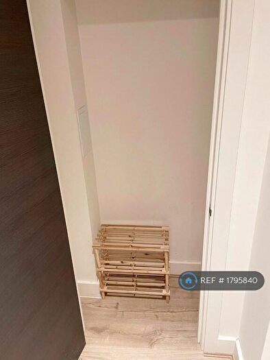 1 Bedroom Flat To Rent In Sailors House, London, E14
