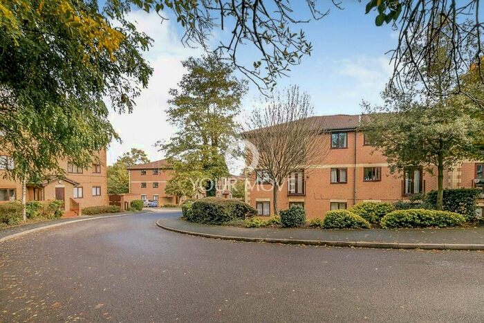 1 Bedroom Flat To Rent In Winston Close, Greenhithe, Kent, DA9