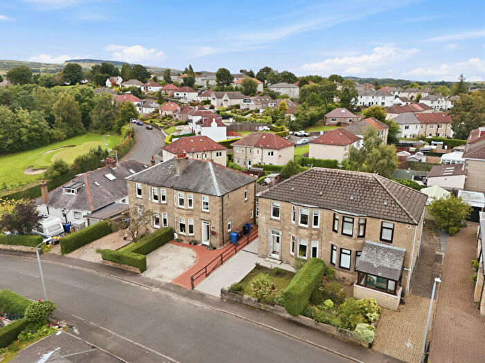 3 Bedroom Semi-detached Villa For Sale In Golf View, Parkhall, G81