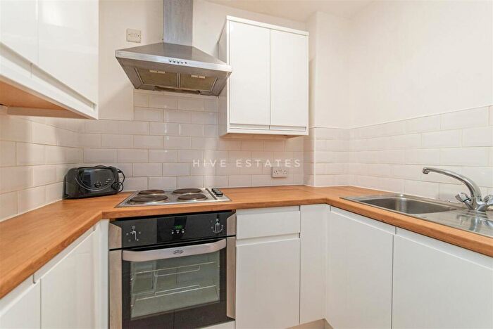 3 Bedroom Apartment To Rent In Dinsdale Road, Sandyford, Newcastle Upon Tyne, NE2