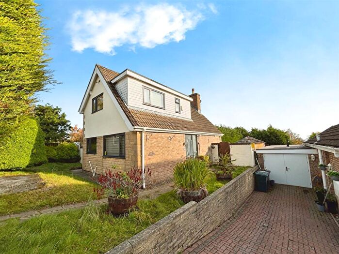 3 Bedroom Detached House For Sale In Brearcliffe Drive, Bradford, BD6