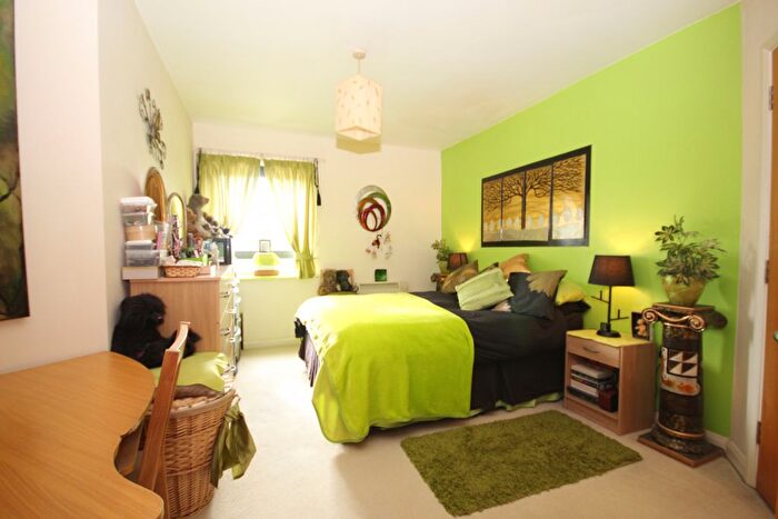 1 Bedroom Flat For Sale In Poppy Court, Headstone Drive, Harrow, Middlesex, HA3