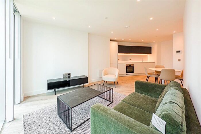 1 Bedroom Apartment To Rent In Thr, Manchester, M15