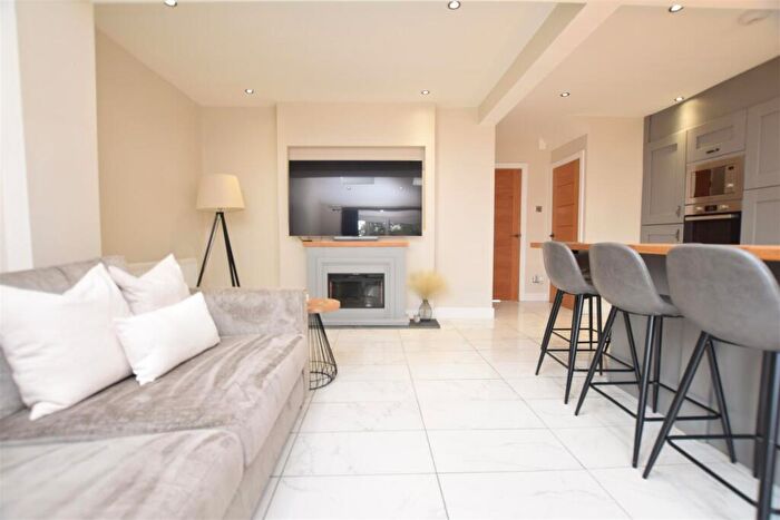3 Bedroom Semi-Detached House For Sale In Boardman Fold Road, Alkrington, M24