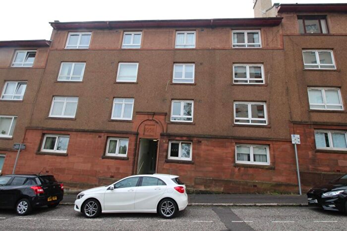 2 Bedroom Flat To Rent In Bearhope Street, Greenock, PA15