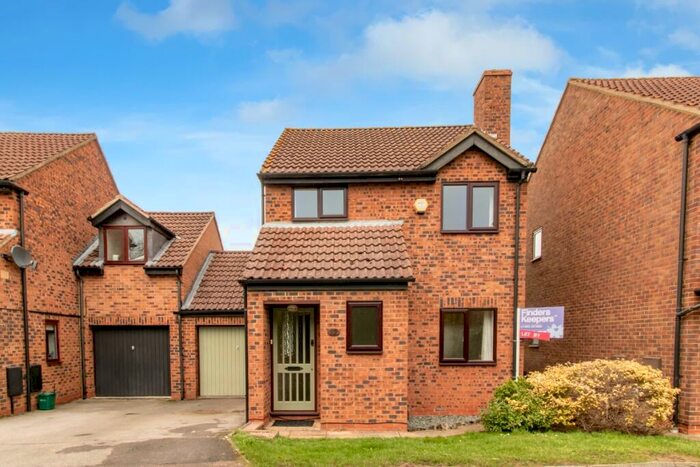 3 Bedroom House To Rent In Brogden Close, Botley, OX2