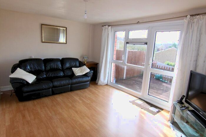 3 Bedroom Terraced House To Rent In Clover Road, Guildford, GU2